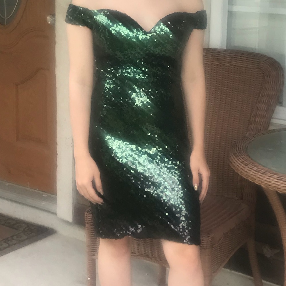 Size 0 green sequin party dress.
